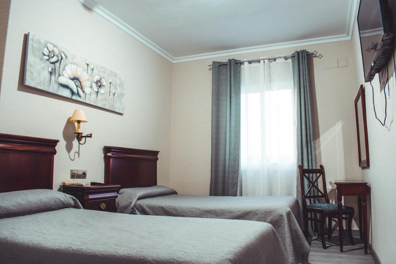 La Morona Hotel Moron de la Frontera Bagian luar foto